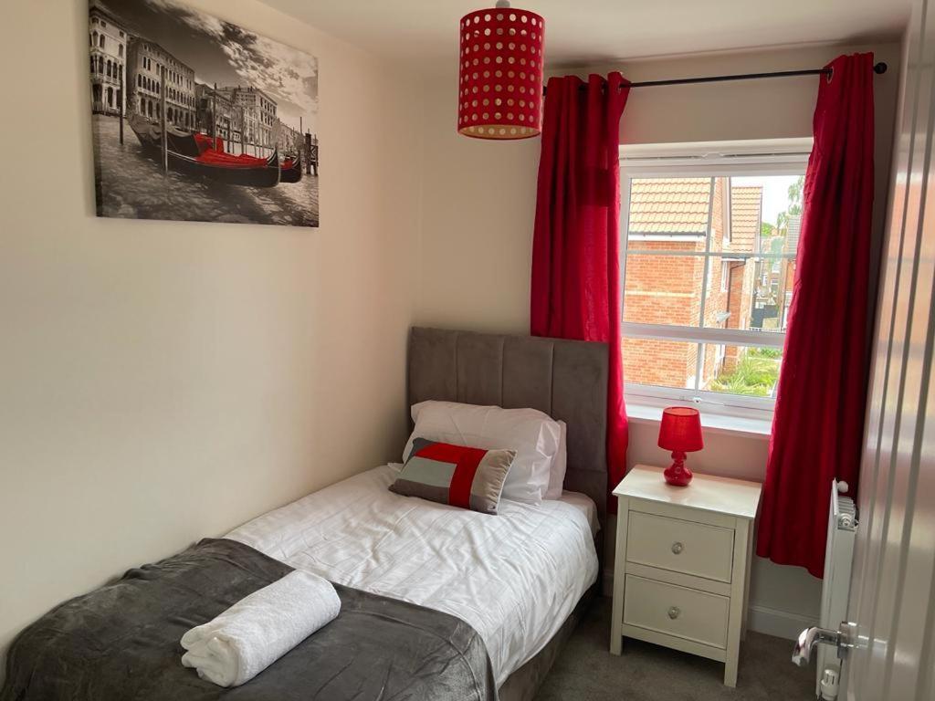 Stunning 3-Bed Risa House In Beeston Nottingham Villa Exterior photo