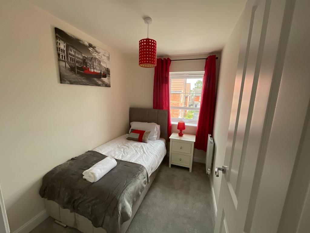 Stunning 3-Bed Risa House In Beeston Nottingham Villa Exterior photo